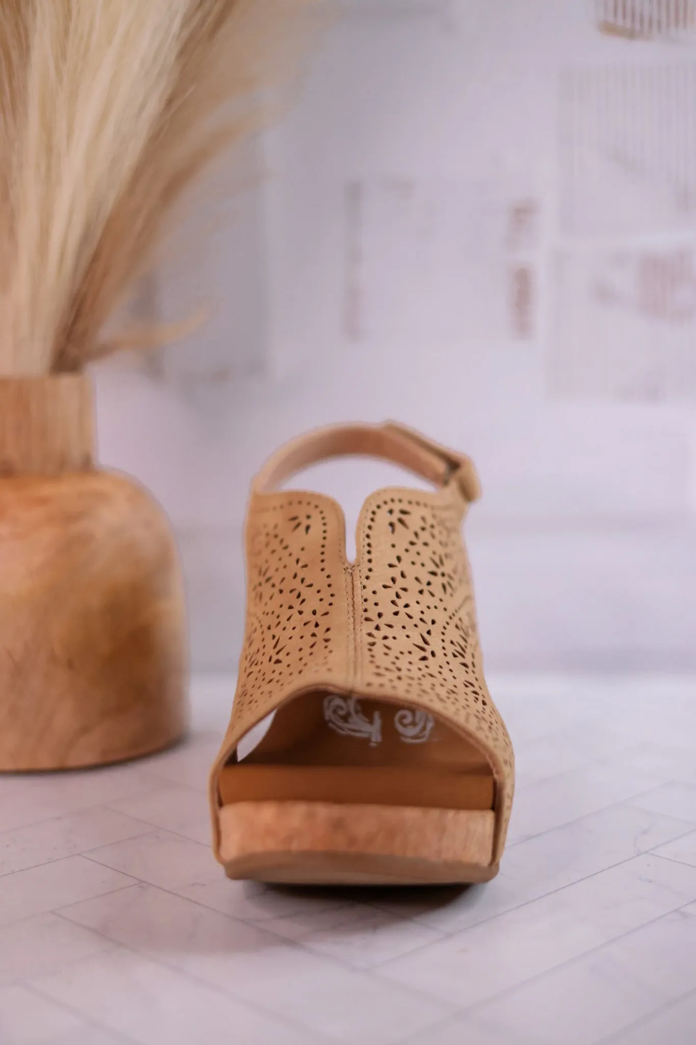 Nude Free Fly Wedge