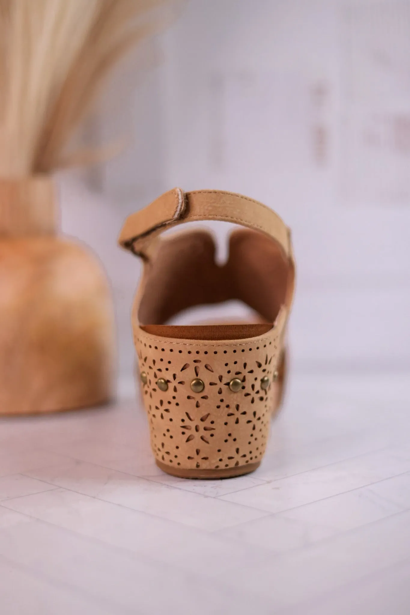 Nude Free Fly Wedge
