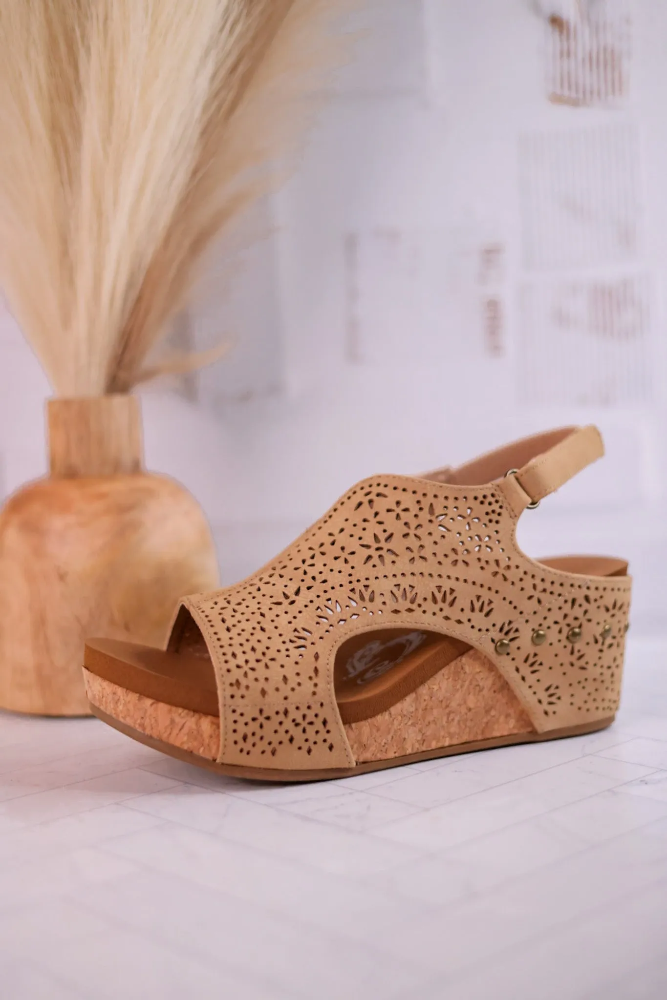 Nude Free Fly Wedge