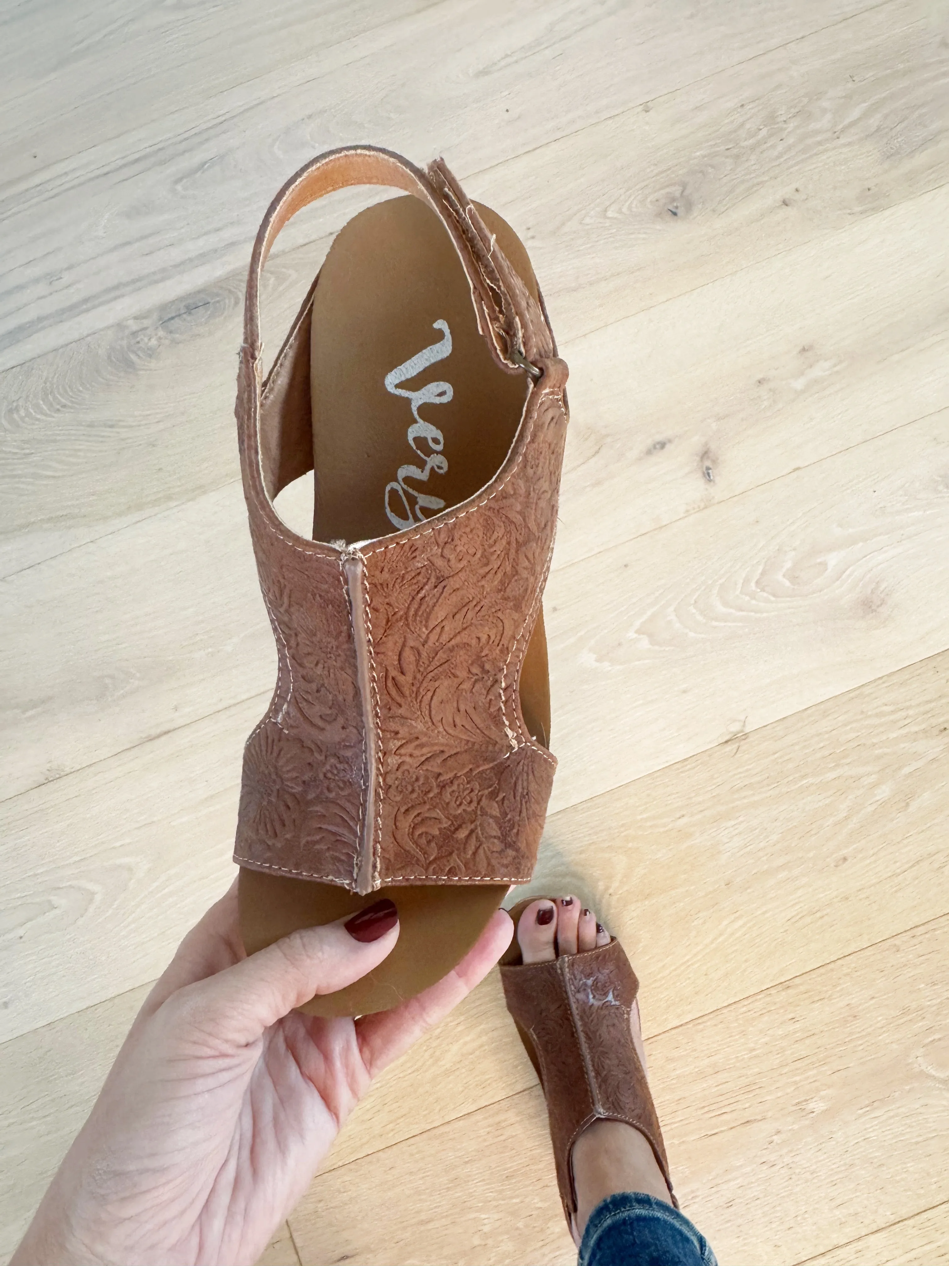 Very G Emily Sandals in Tan
